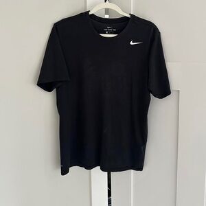 Nike Men's Black and Navy T-shirt